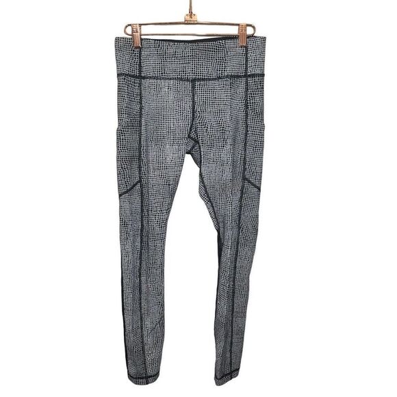 Lululemon‎ Speed Tights V Fall Stash Pockets Pants Black Women’s Size 6 - Picture 1 of 5